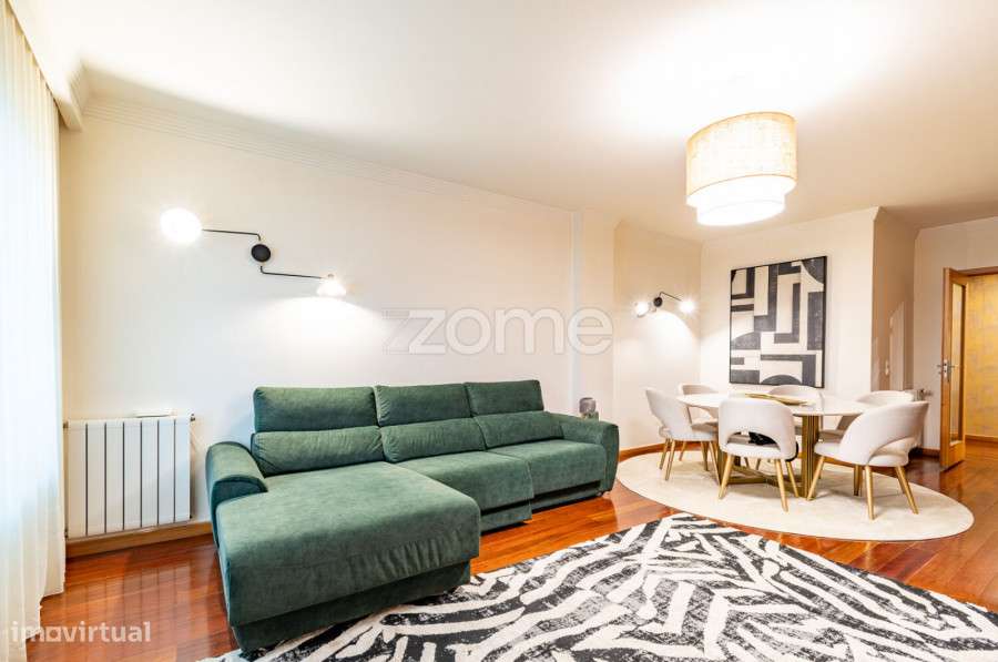 Apartamento T2+1 com Piscinas, Ginásio, Sala de Jogos e 2 Garagens-16