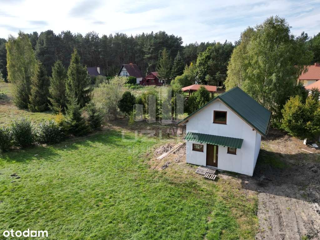 Słoneczna działka pod lasem z drewnianym domkiem - Pełny obrazek: 4/9