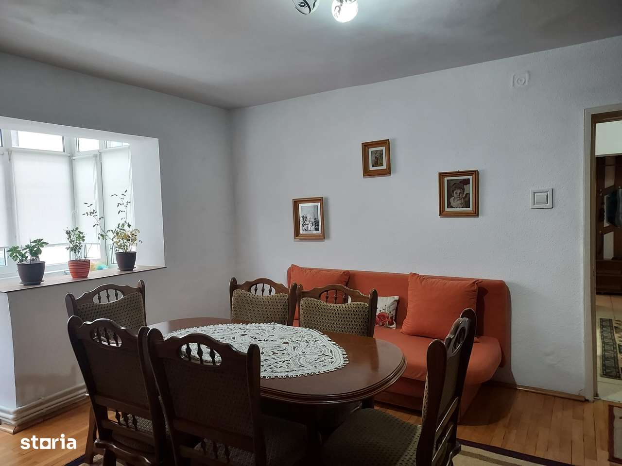 Zona Spital - apartament cu 3 camere, etaj 1 - Imagine principală: 2/8