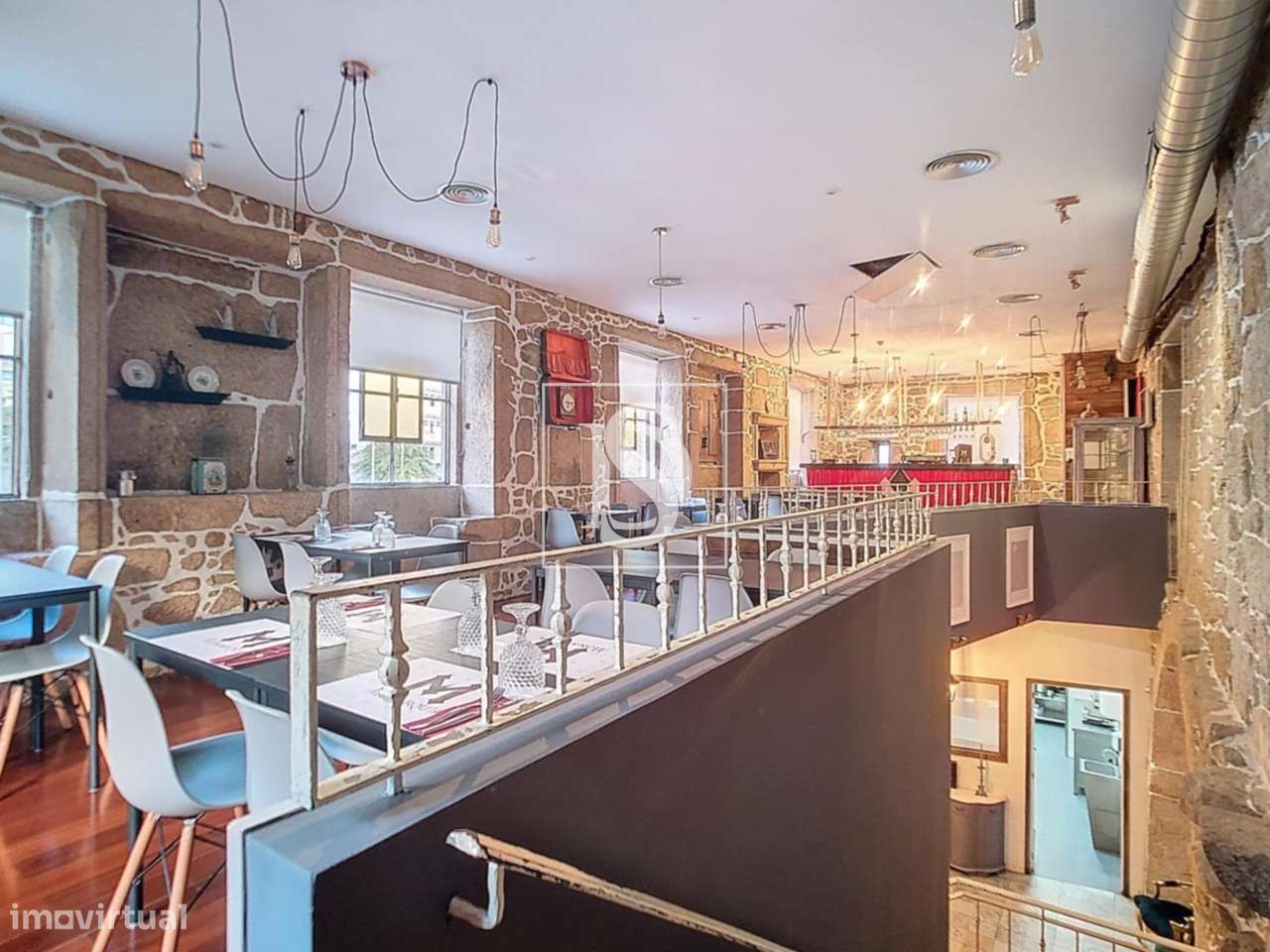 Trespasse de Restaurante no centro de Gondomar.-16
