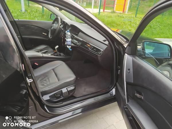 BMW Seria 5 520i - 23