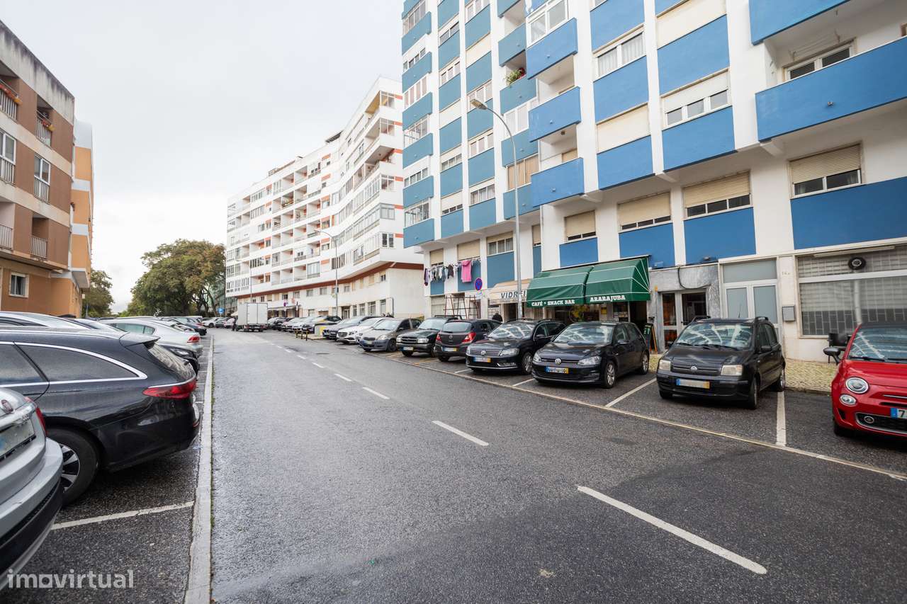 Investimento Garantido: Café/ Pastelaria em Plena Atividade em Paço de-19