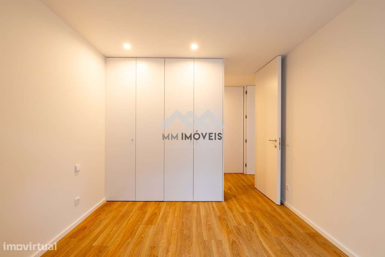 Apartamento T2 | Nova Construção | Varanda | Garagem | Campanhã| Espaç-19