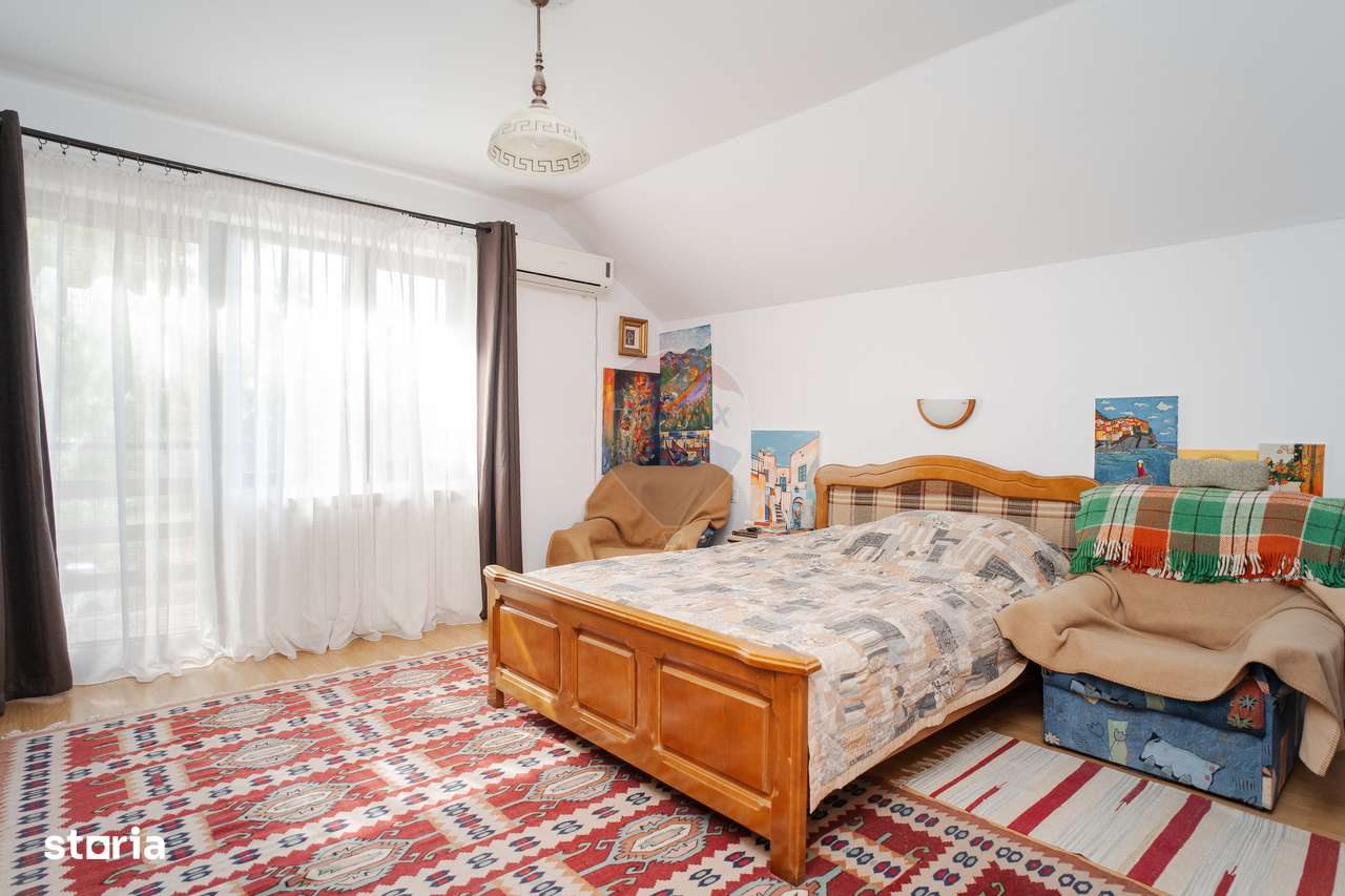 Casă cu Piscină de Vânzare, 500mp Teren, Str. Victoriei-Valea Lupului-12