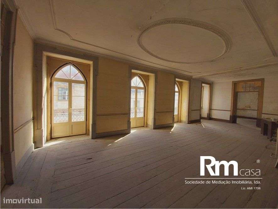 Magnifico prédio devoluto na Rua da Sofia, Largo do Terreiro da Erva-1