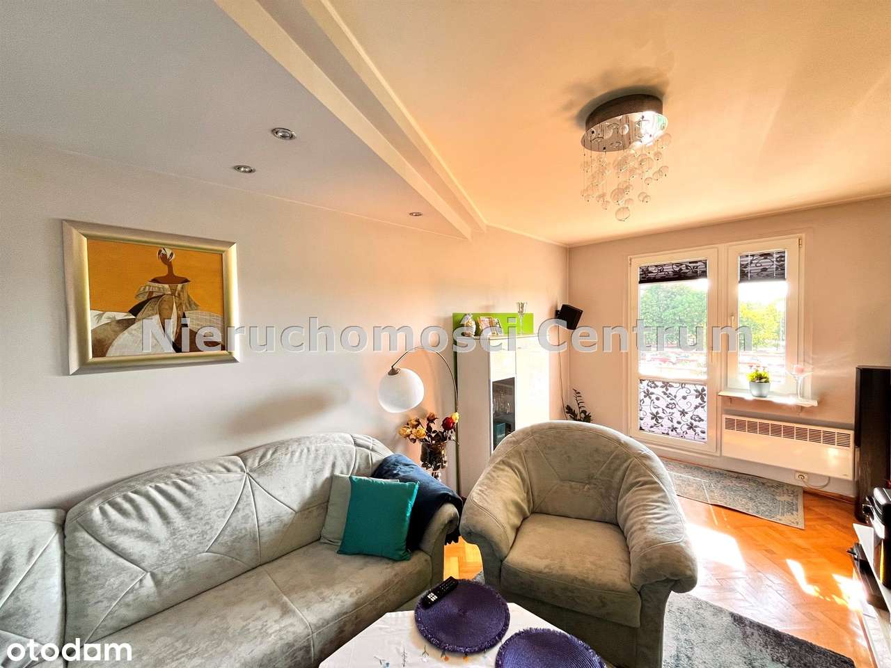 TRZYPOKOJOWY APARTAMENT Z DUZYM BALKONEM NA PODZAMCZU-3