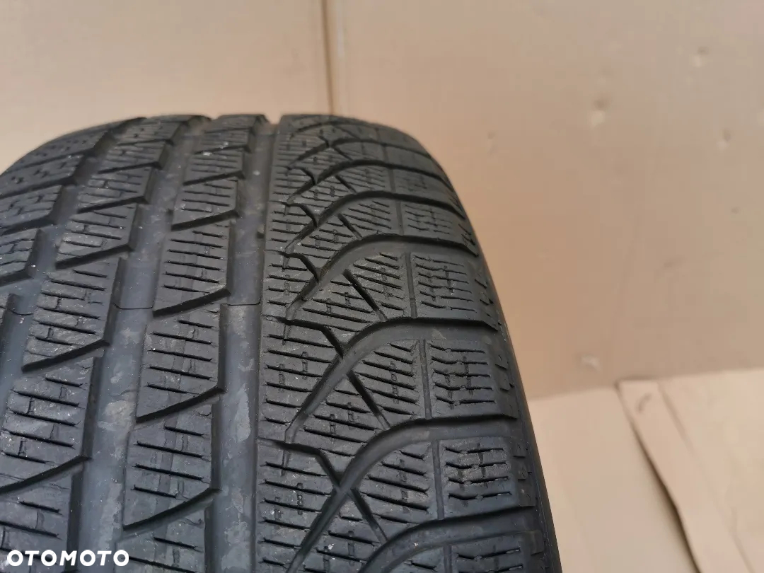 PIRELLI P ZERO WINTER 245.45.20 - 4