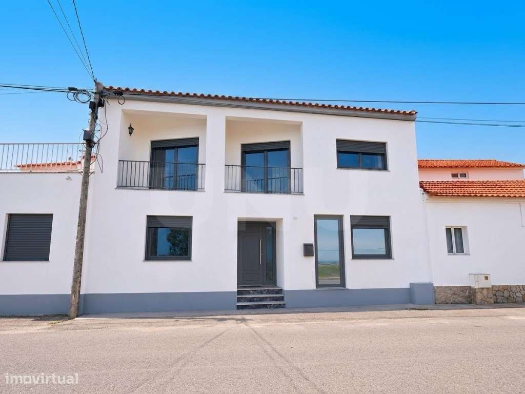Apartamento T2 Totalmente Renovado a 5min. da Areia Branca, Lourinhã-15