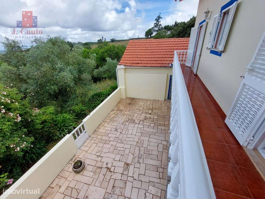 Quintinha com 14.000m2 de terreno com mina de água e árvores de fruto.-8