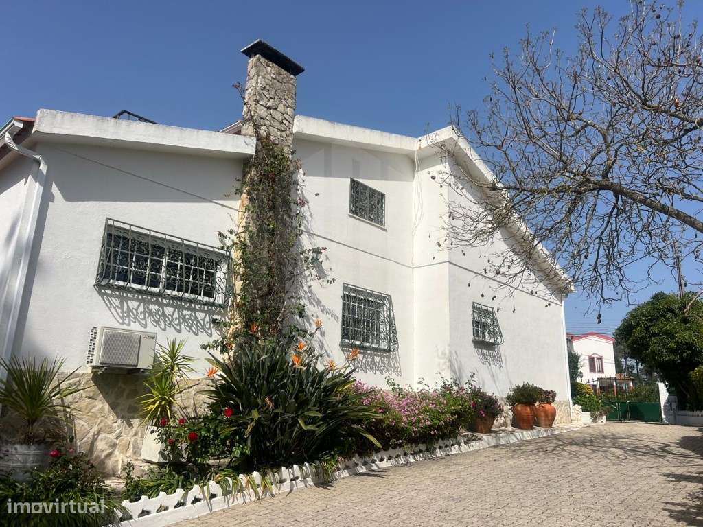 Moradia com 7 Assoalhadas , garagem e com terreno de 1.000 m2 zona ...-25