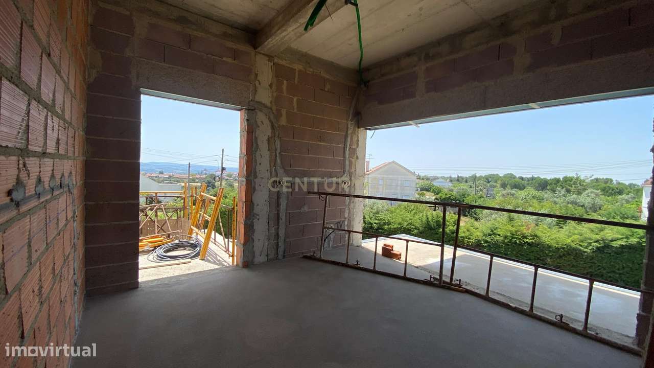 Moradia Nova T4 em Tomar | Vista para o Castelo | Arquitetura Contempo-33