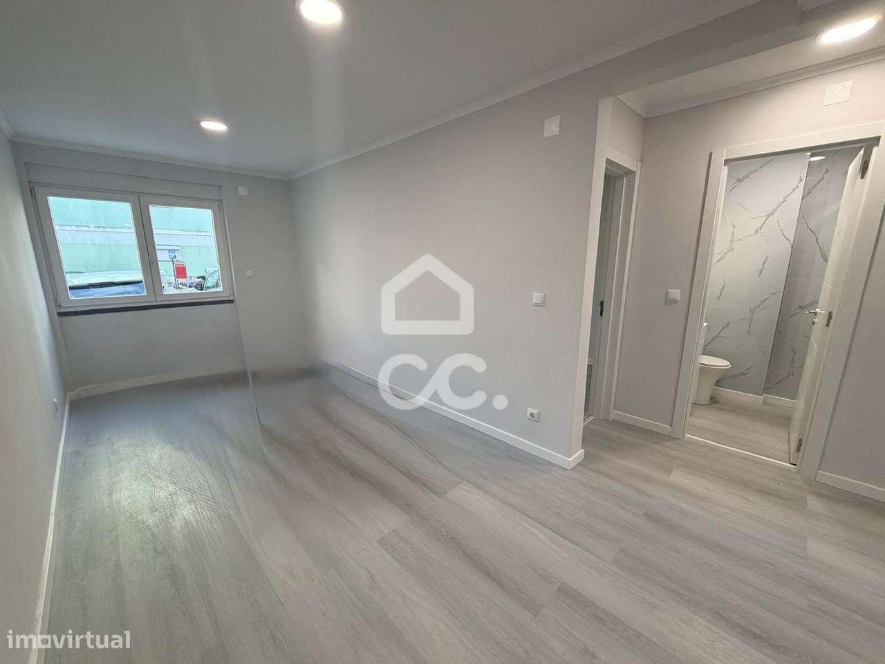 Apartamento T2  totalmente renovado em Benfica-4