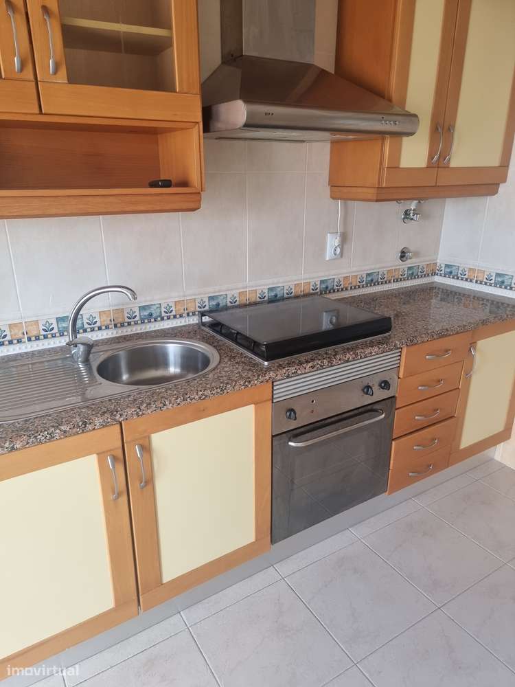 APARTAMENTO t2 EM SETUBAL PARA ARRENDAR - Grande imagem: 1/3