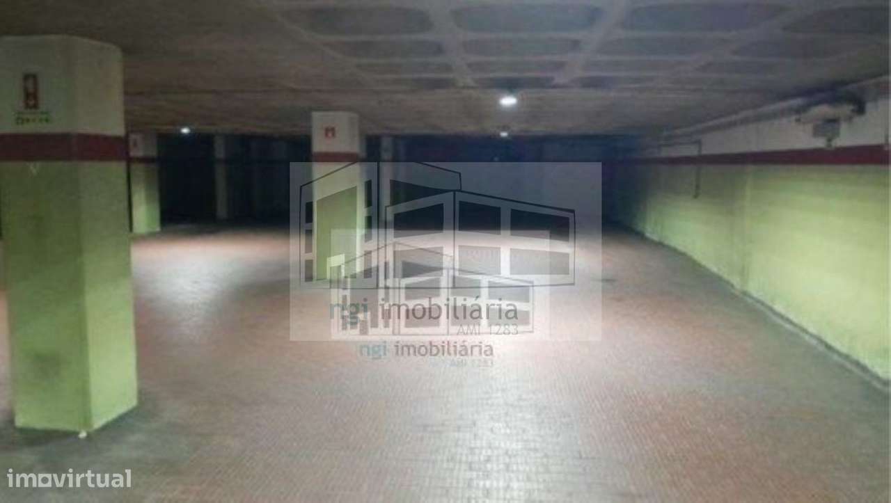 Armazém em Venteira - Amadora - Grande imagem: 4/11