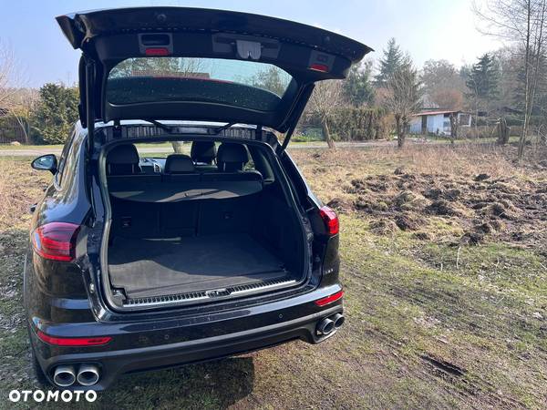 Porsche Cayenne S Diesel Platinum Edition - 24