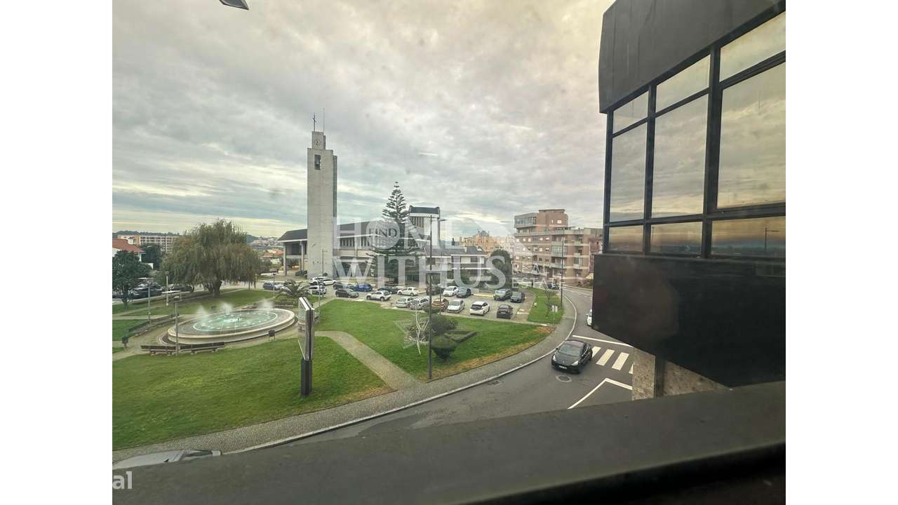 ESCRITÓRIO CENTRO DE ERMESNDE-7