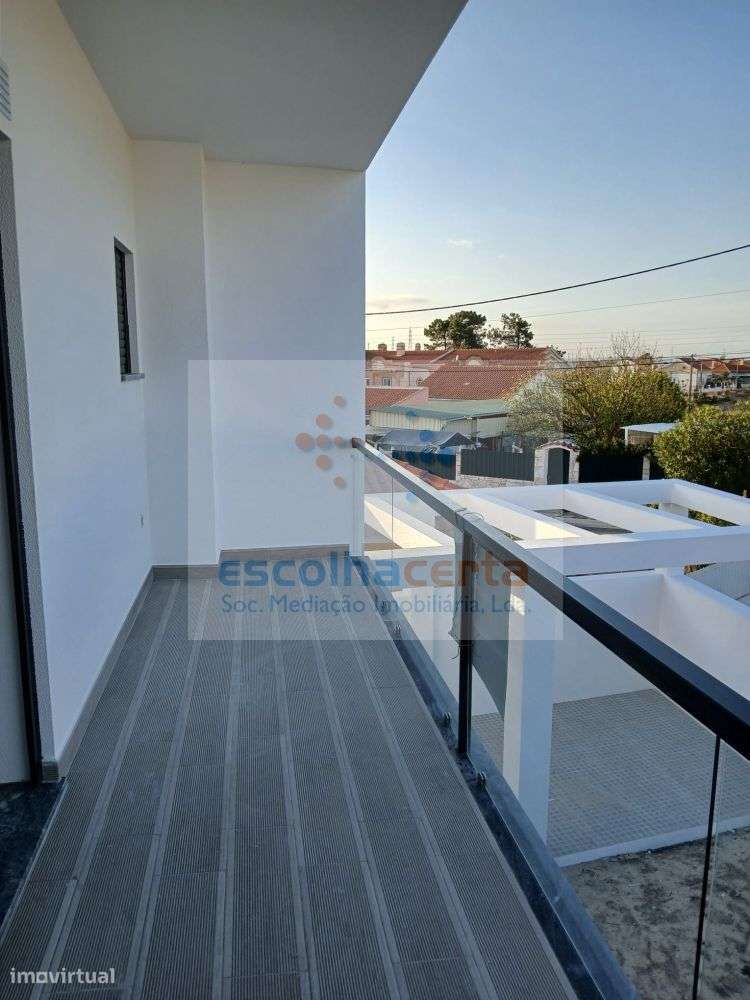 Moradia T3 em construção Fernão Ferro-11