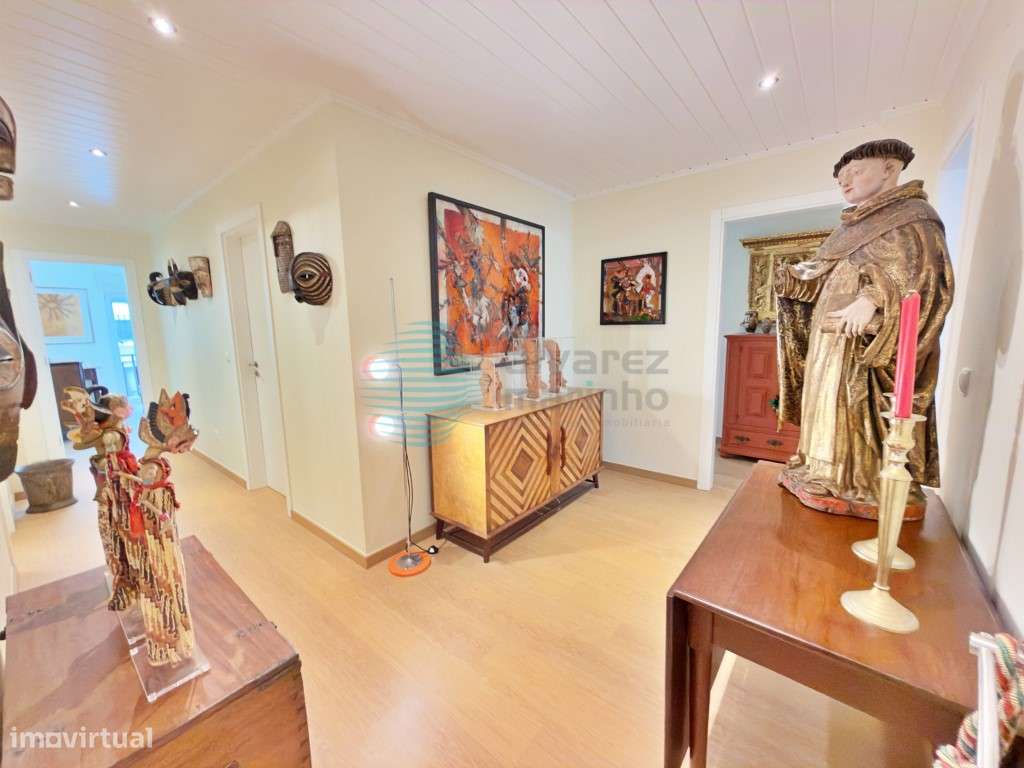 Apartamento T5, com 3 varandas, 2 lugares de estacionamento e Arrec...-14