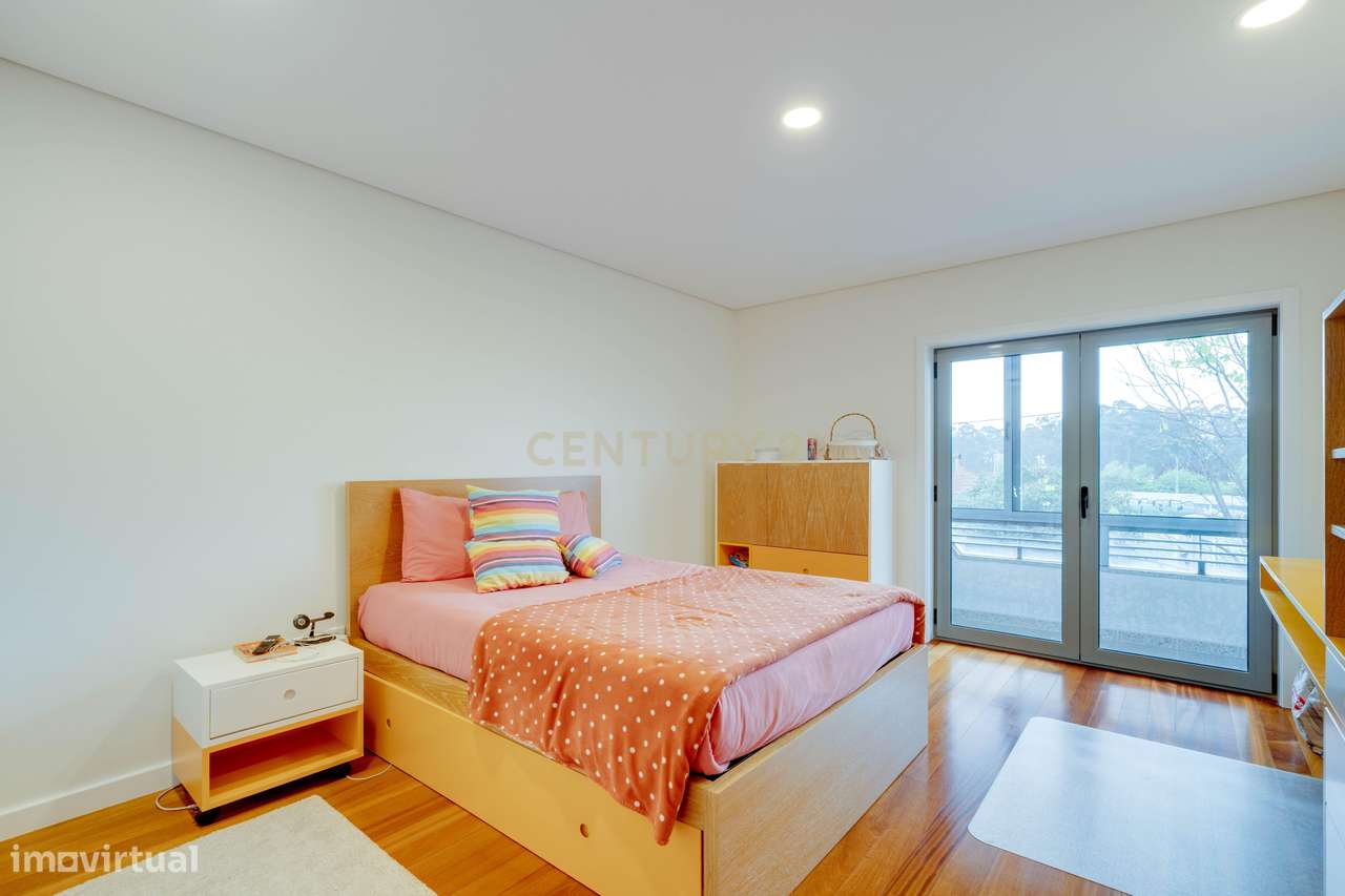 Moradia T3+1 em banda a 5 min do Centro da Cidade de Espinho-14