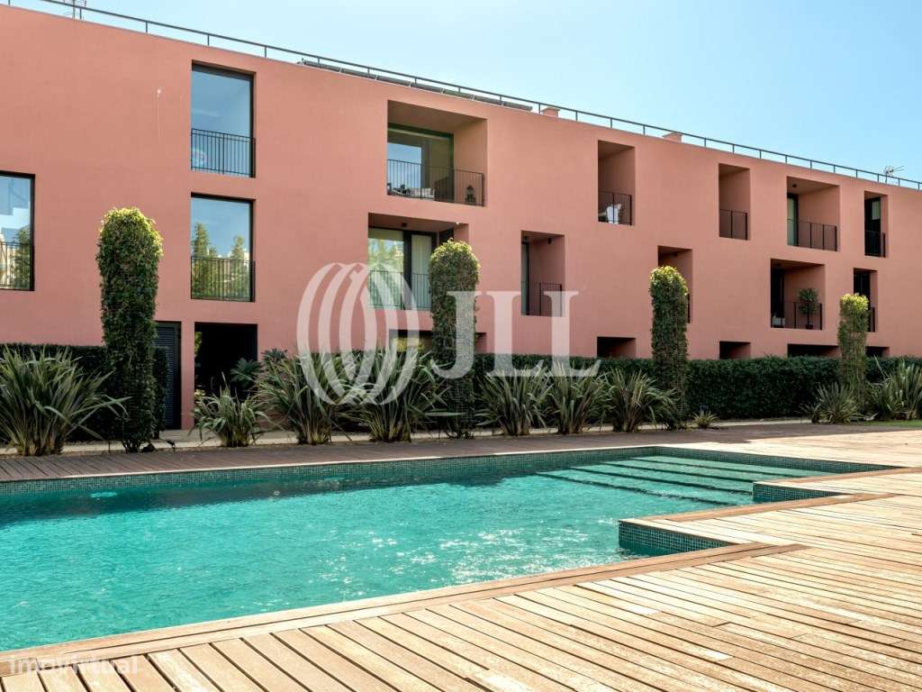 Apartamento T1, com estacionamento e varandas, Algarve-1