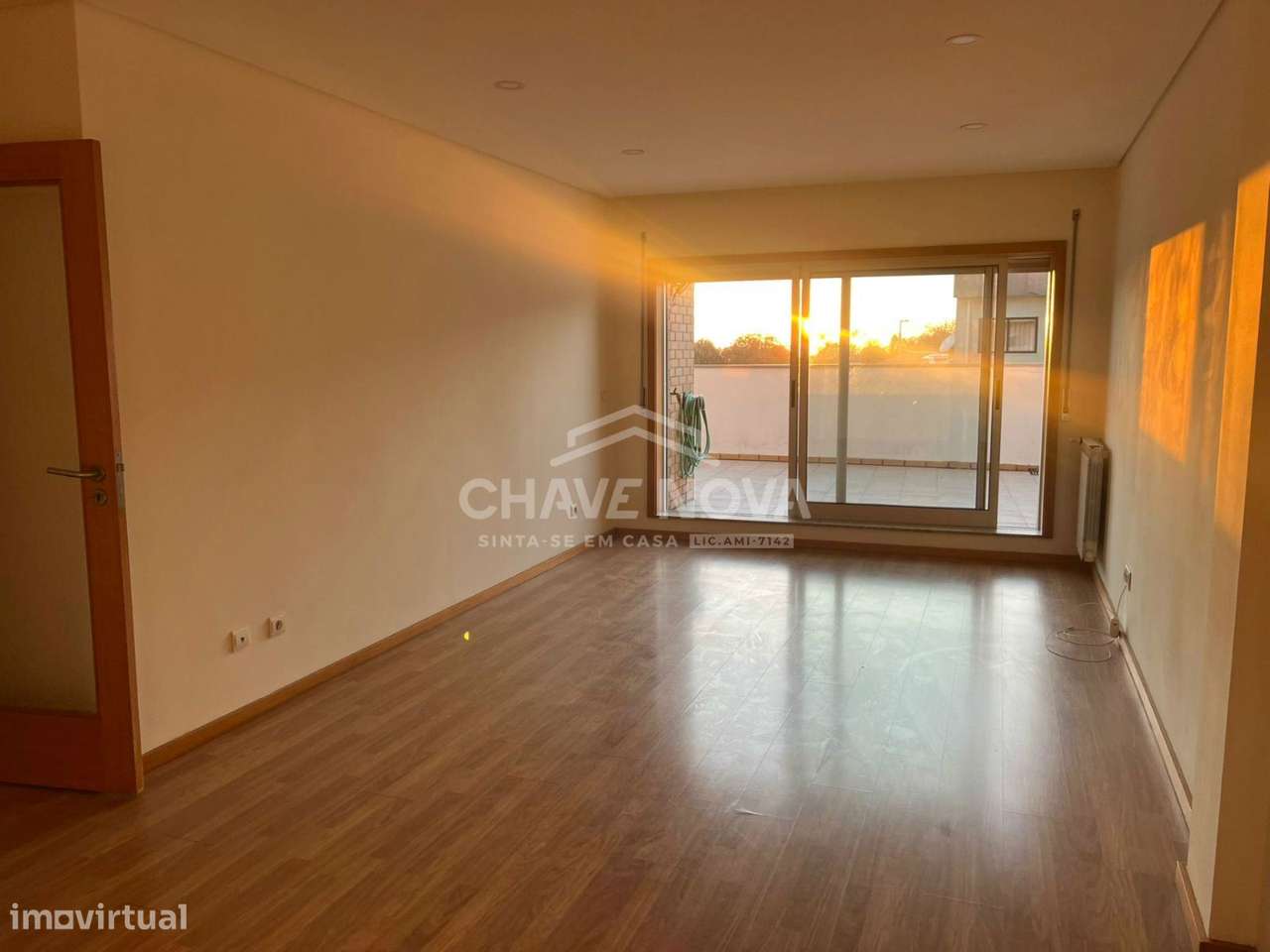 Apartamento T2 com 58m2 de Terraço e Garagem Box- MTS/03606/CO - Grande imagem: 2/24