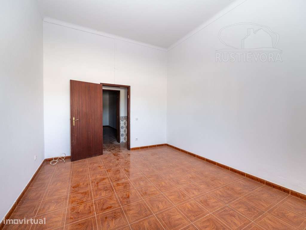 Quinta com armazém de 3 pisos-17