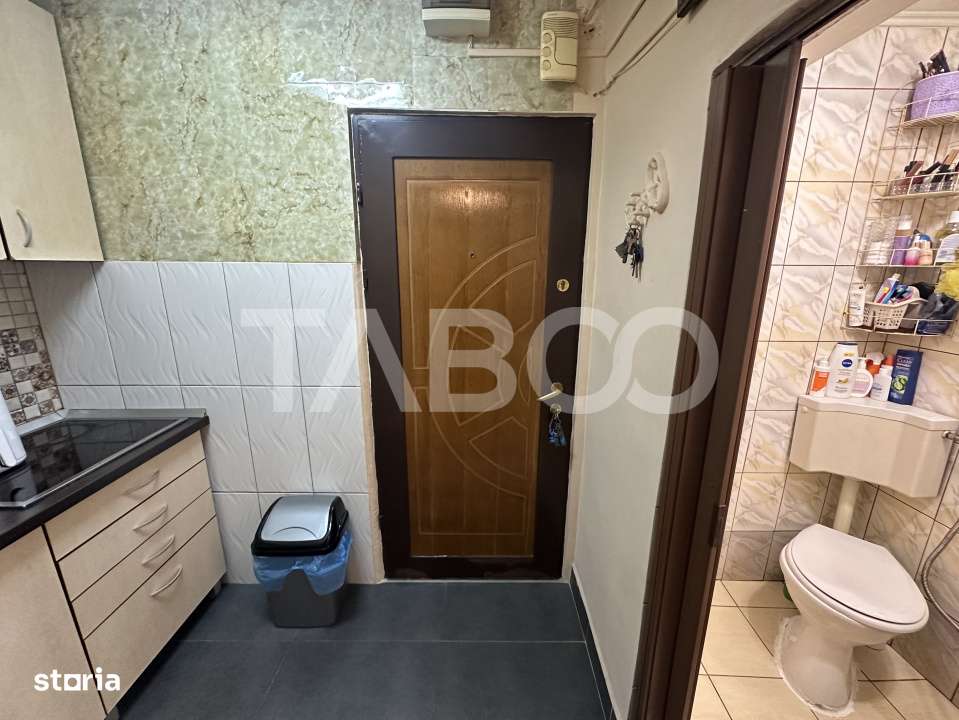 Garsoniera mobilata si utilata la etaj 2 zona Broscarie Sibiu - Imagine principală: 4/7