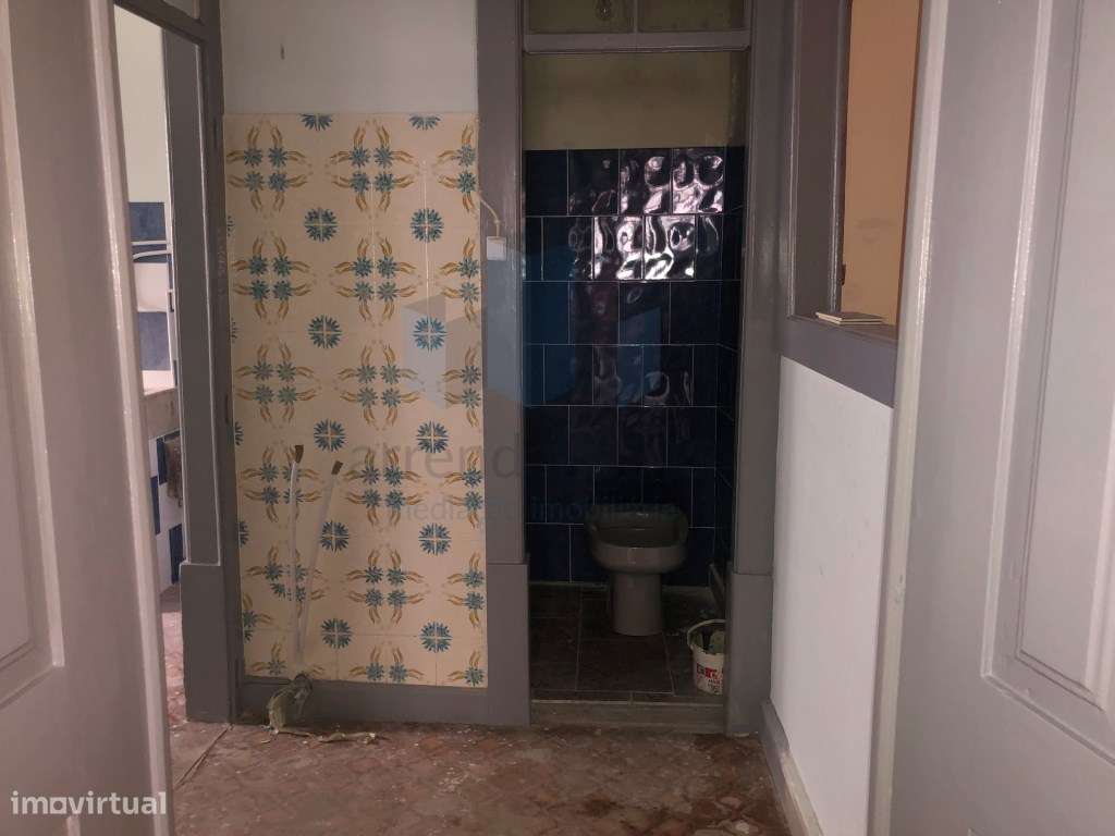 Vende-se Prédio numa das principais ruas da Baixa de Coimbra para r...-5