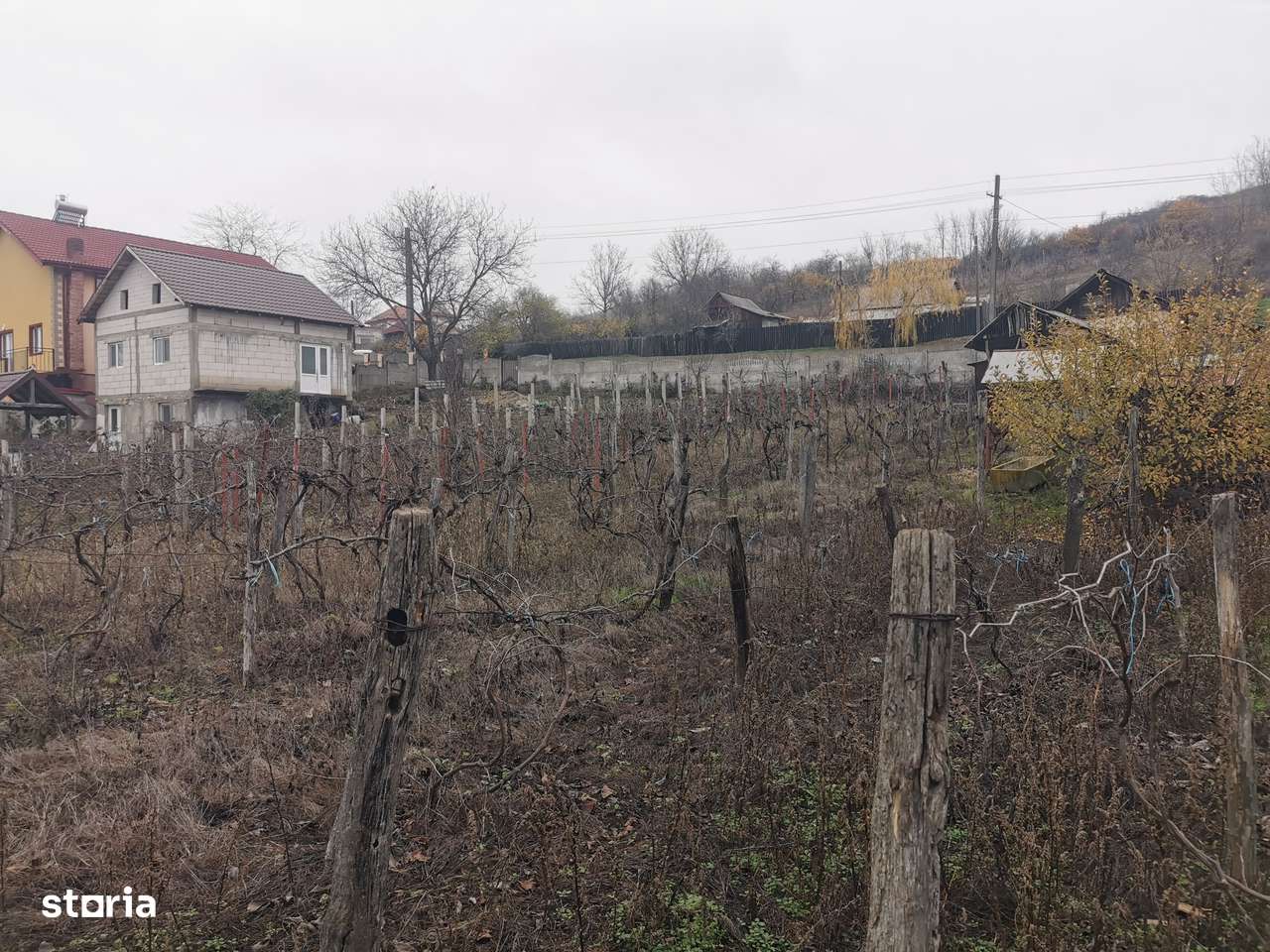 Casă din cărămidă, 6 camere, teren 7000mp, acces asfaltat-9