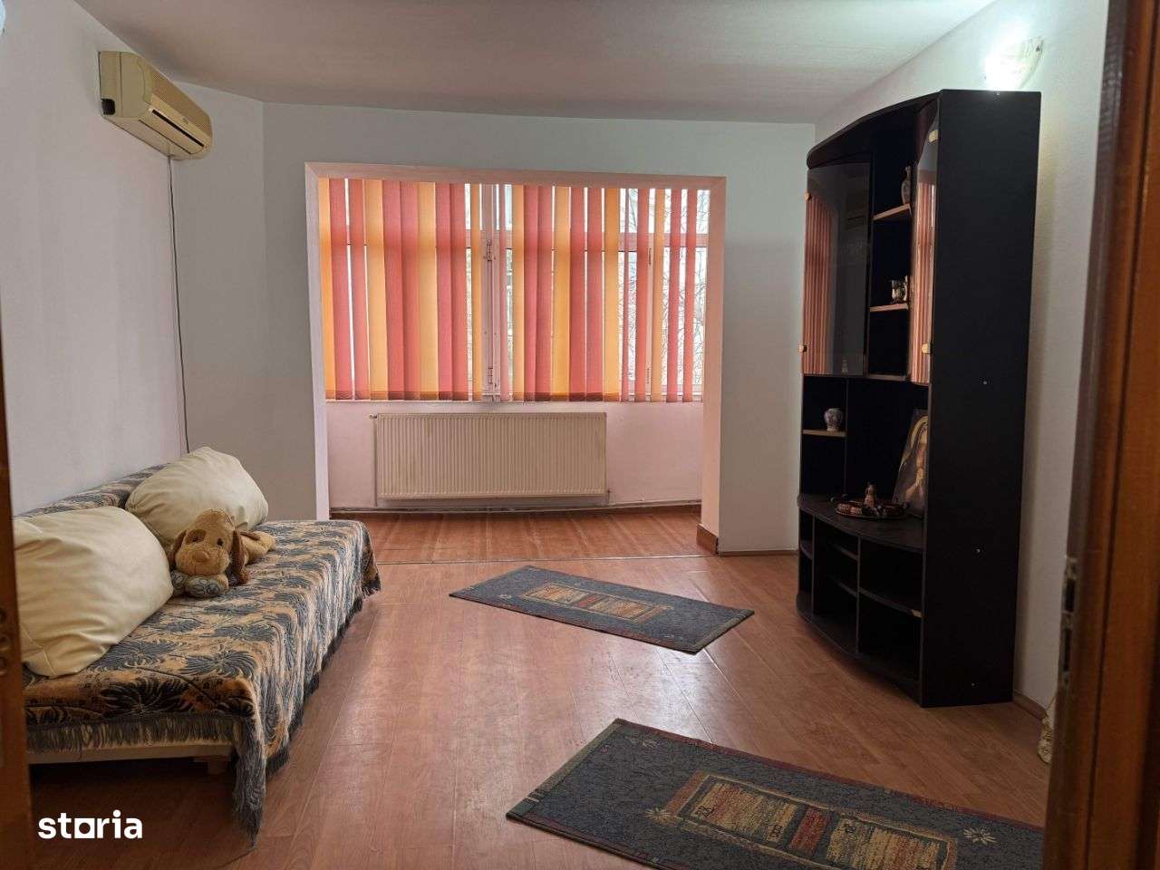 4 cam, etaj 2, 60 mp, bloc caramida, zona centrala Caracal - Imagine principală: 2/20