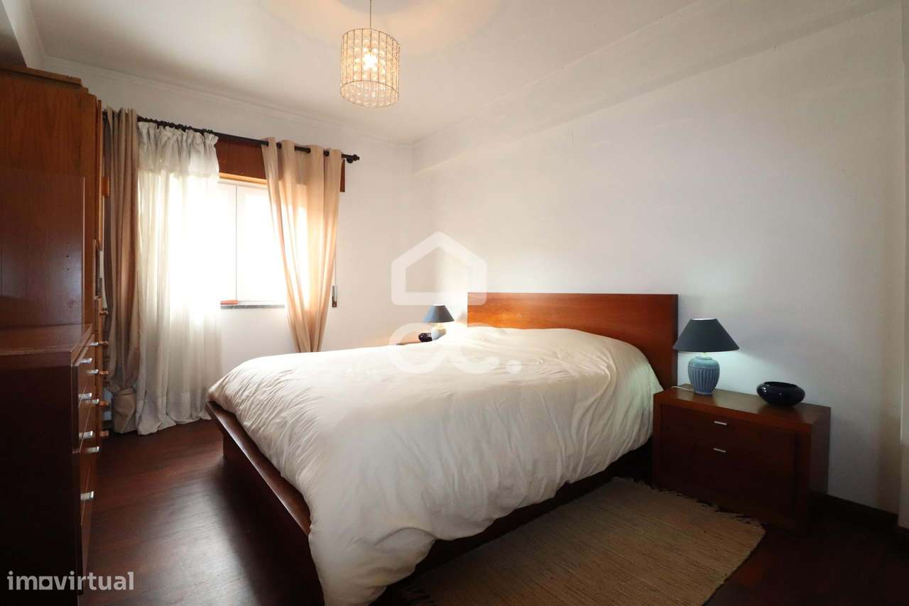 OPORTUNIDADE ÚNICA – T2 COM SÓTÃO NA URBANIZAÇÃO DO LORETO | ÚLTIMO PI - Grande imagem: 5/17