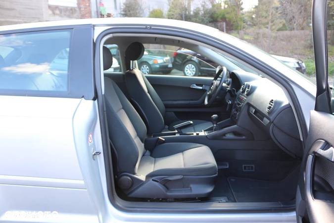 Audi A3 1.6 FSI Attraction - 9