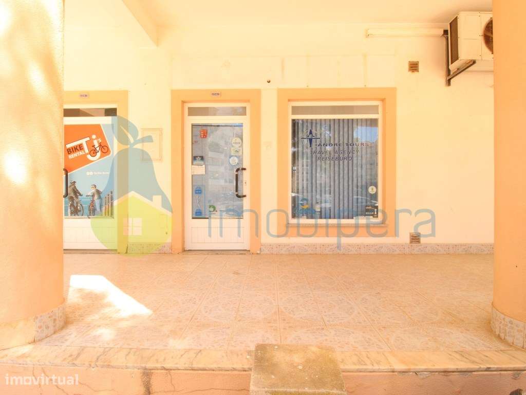 Loja Comercial com 55 m² e 2 Lugares de Garagem - Urbanização Quint...-9