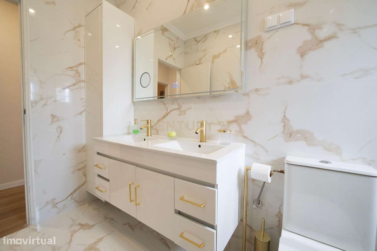 Moradia T2 Renovada, com 119 m² de Logradouro-11