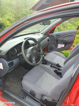 Nissan Almera II 1.5 Base - 8