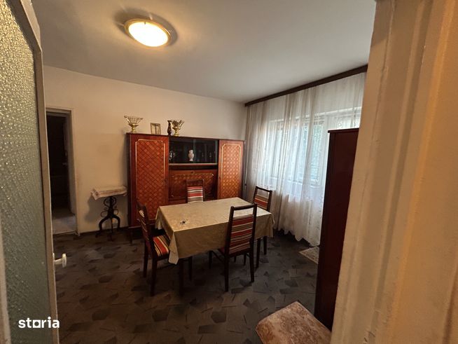 Vand apart.4 cam.st.117 mp,situat in Aradul-Nou,et.1/4,cu termoteca-8