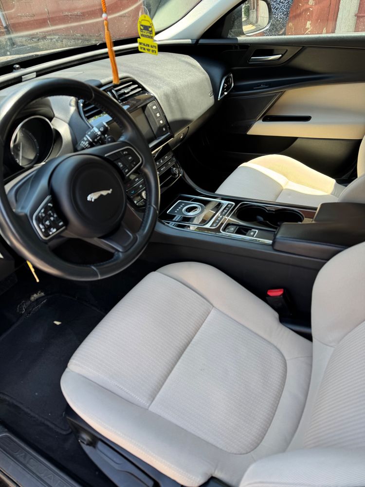 Jaguar XE 2.0 Pure 2016