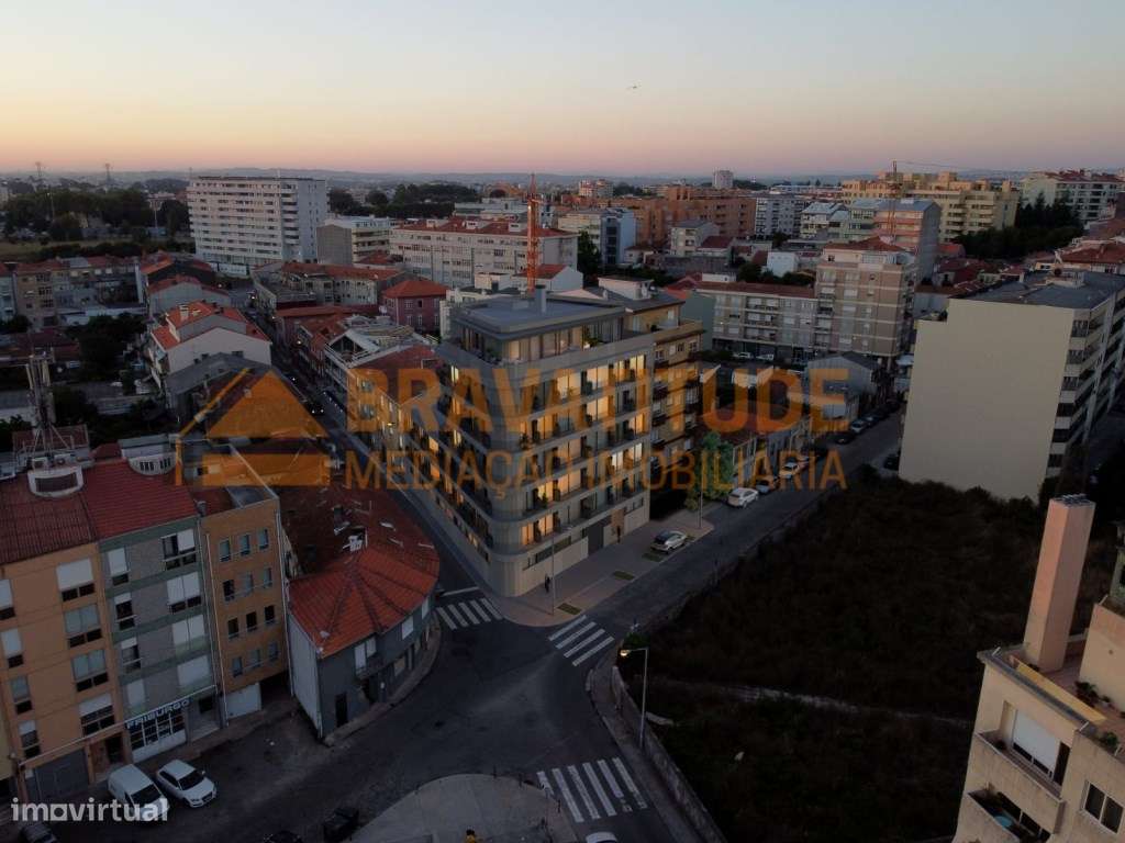 T2 EM CONSTRUÇÃO NO CENTRO DO PORTO - Grande imagem: 3/8