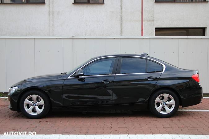 BMW Seria 3 320d Efficient Dynamic Edition Aut. - 14