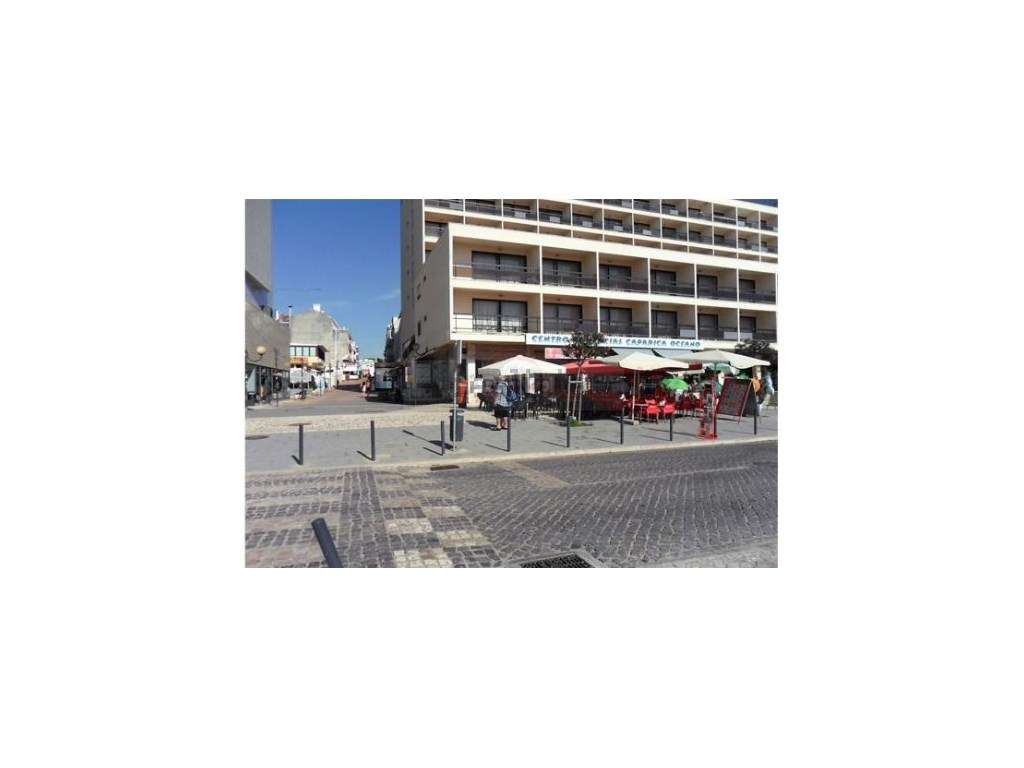 Vende-se loja no Centro Comercial Caparica Oceano, na Costa da Capa... - Grande imagem: 2/5