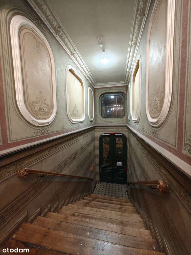 Unikatowy loft w sercu Poznania – cegła – szklane sufity -dwupoziomowy-15