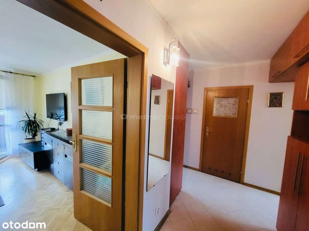 3 pokojowe mieszkanie - 300 metrów od stacji metra-7