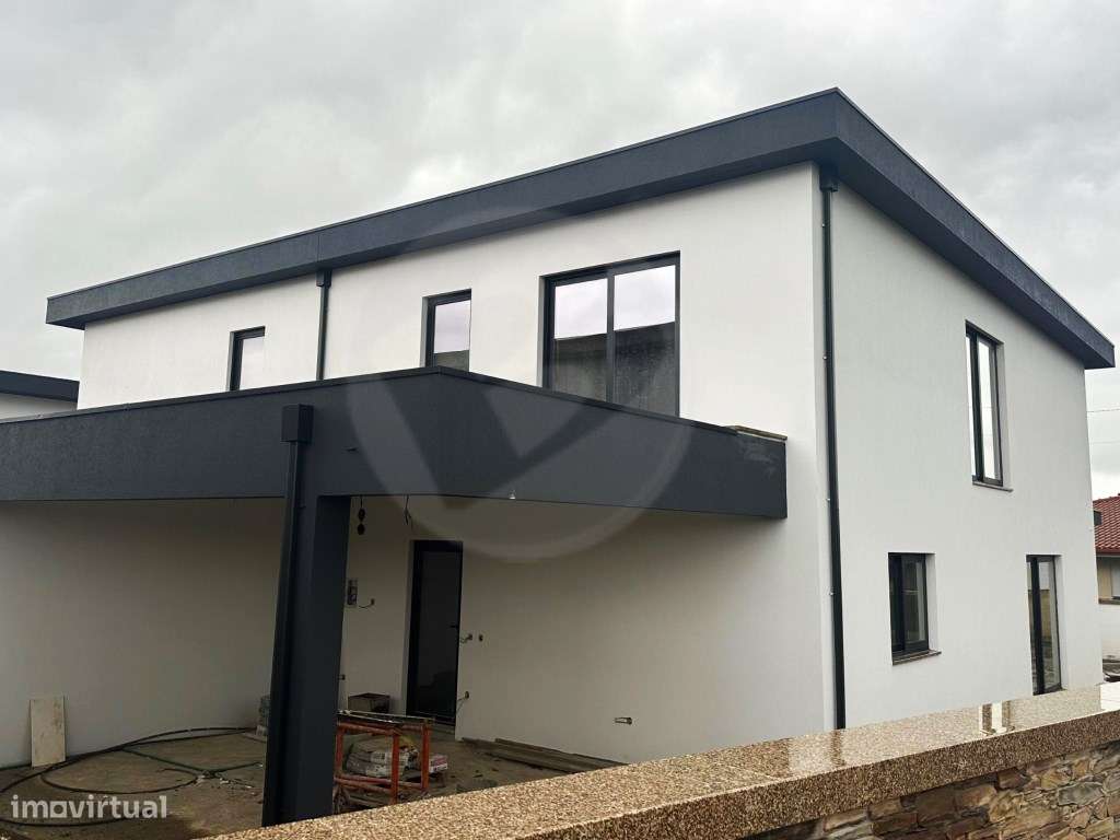Moradia T3 em Construção em Balazar na Póvoa de Varzim - Grande imagem: 1/30