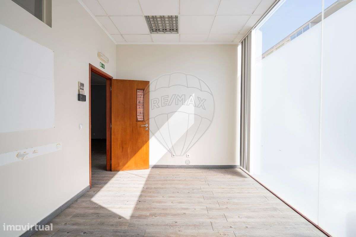 Armazém  para arrendamento - Grande imagem: 5/26