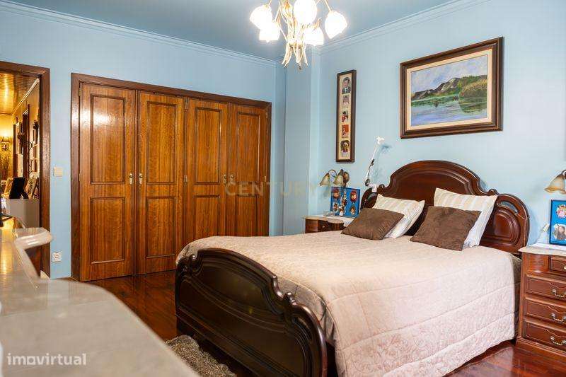 Apartamento T2 C/ elevador - Condomínio Fechado em Mina de Água, Amado-9