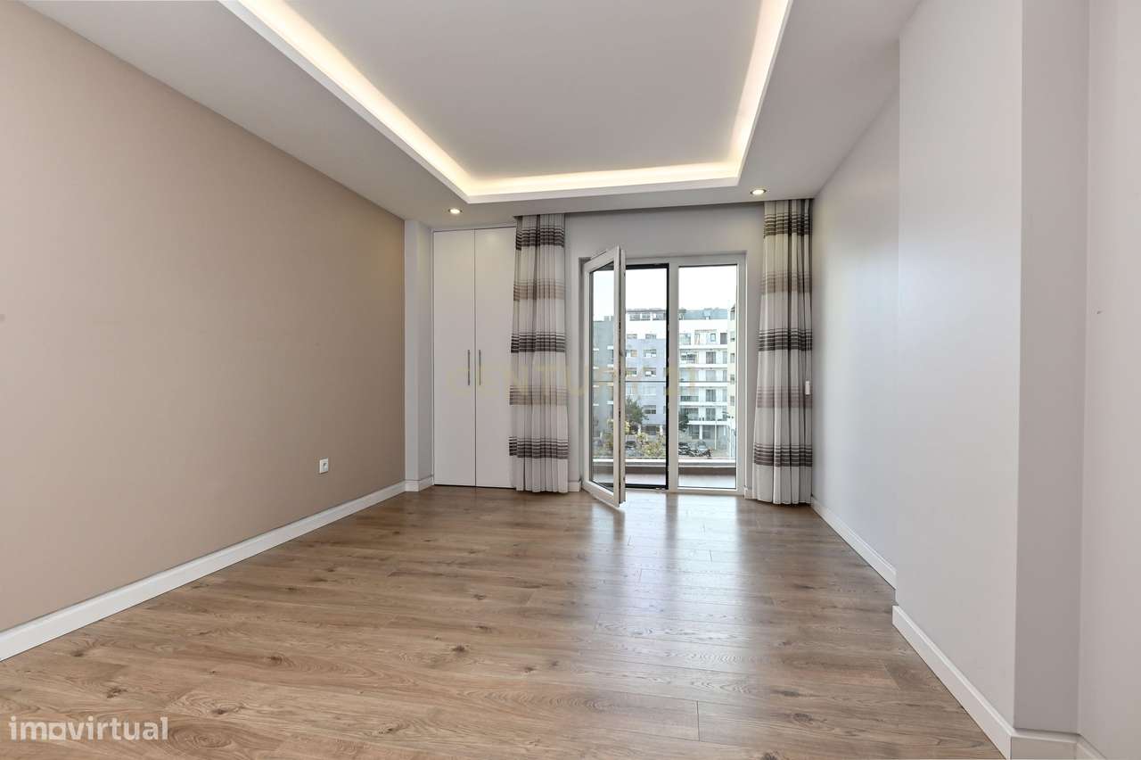 Apartamento T3 de Luxo com Box para 2 Carros — Quinta das Marianas, Pa-19