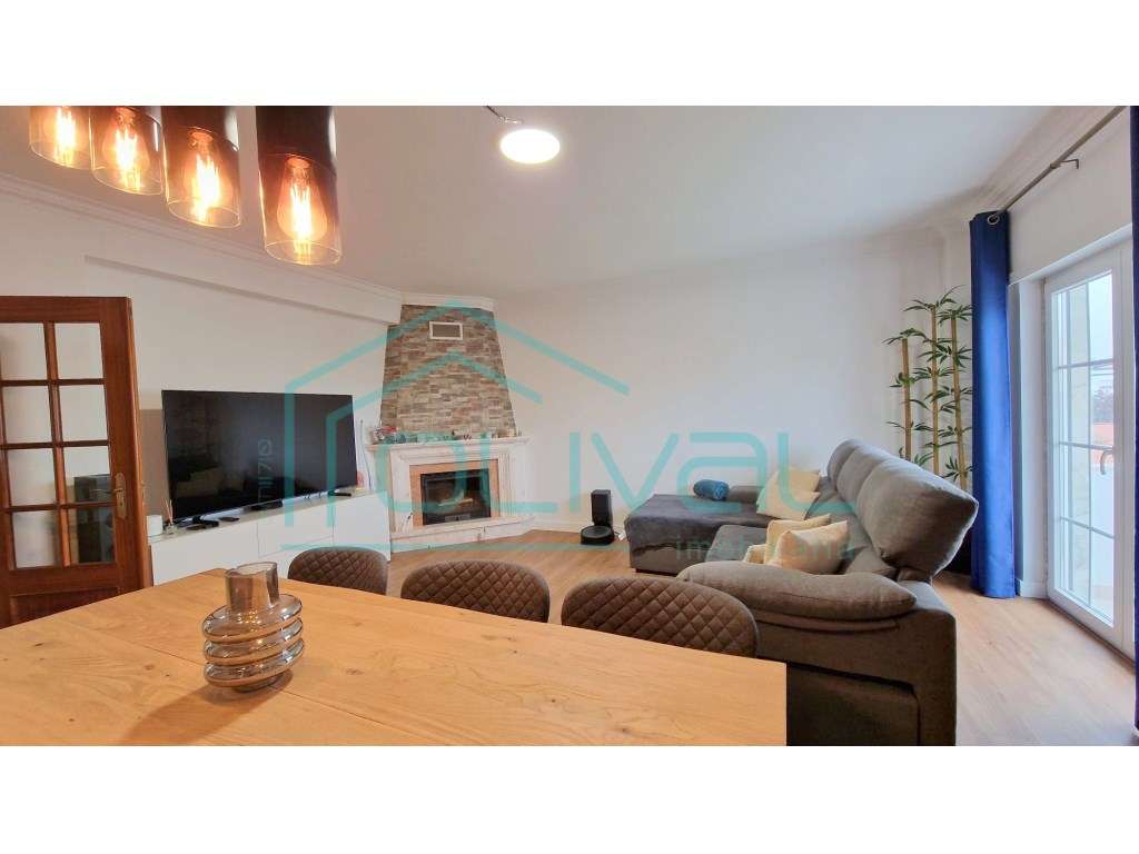 T3 com parqueamento Samora Correia-3