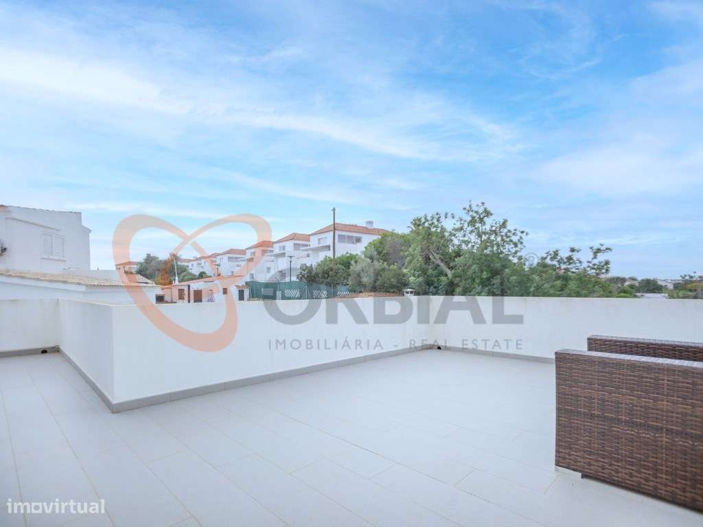 Moradia para venda em Albufeira com 6 quartos e piscina-28