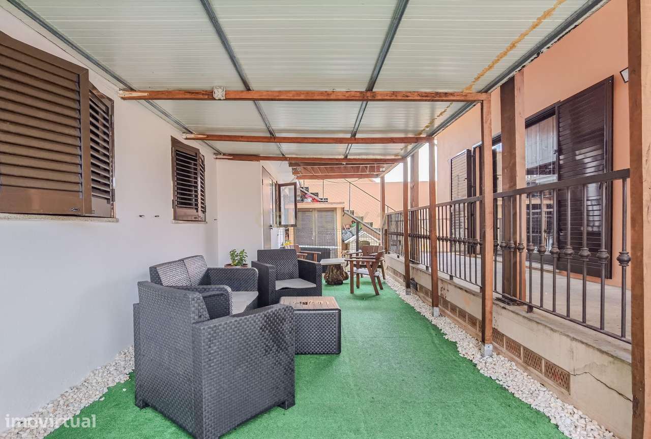 Moradia 4 frentes, T4 em Paiço, Lavra-5