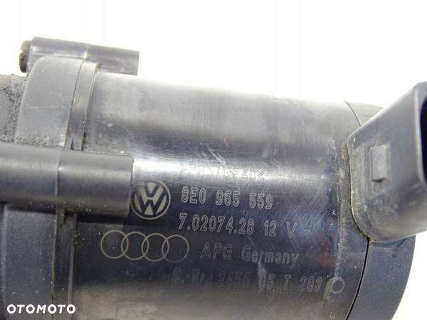 DODATKOWA POMPA WODY AUDI RS4 B7 4.2 8E0965559 - 3